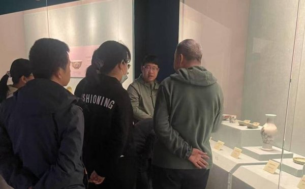 恒正网 高中生指出博物馆多件藏品标识不当 官方：邀请其本人和专家共同探讨，已积极整改